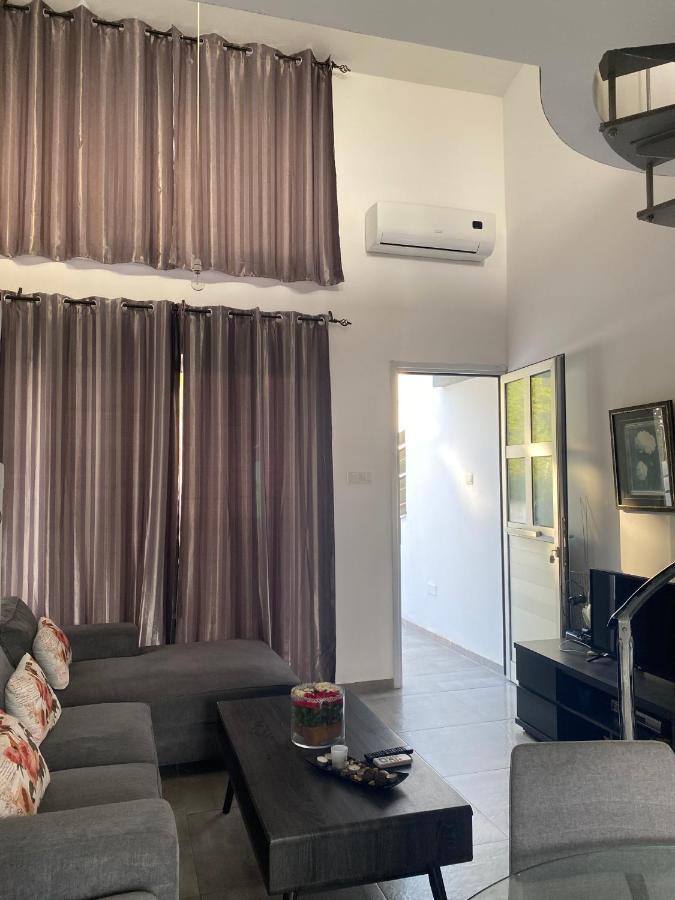 Cosy Apartment In The Heart Of Kato Пафос Екстериор снимка