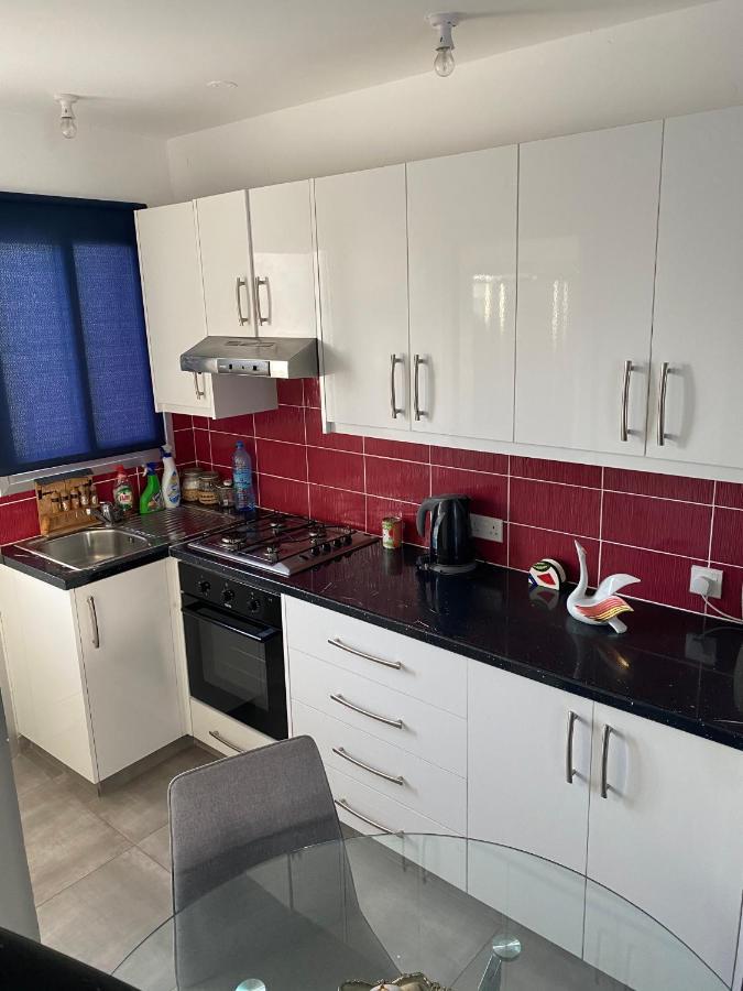 Cosy Apartment In The Heart Of Kato Пафос Екстериор снимка